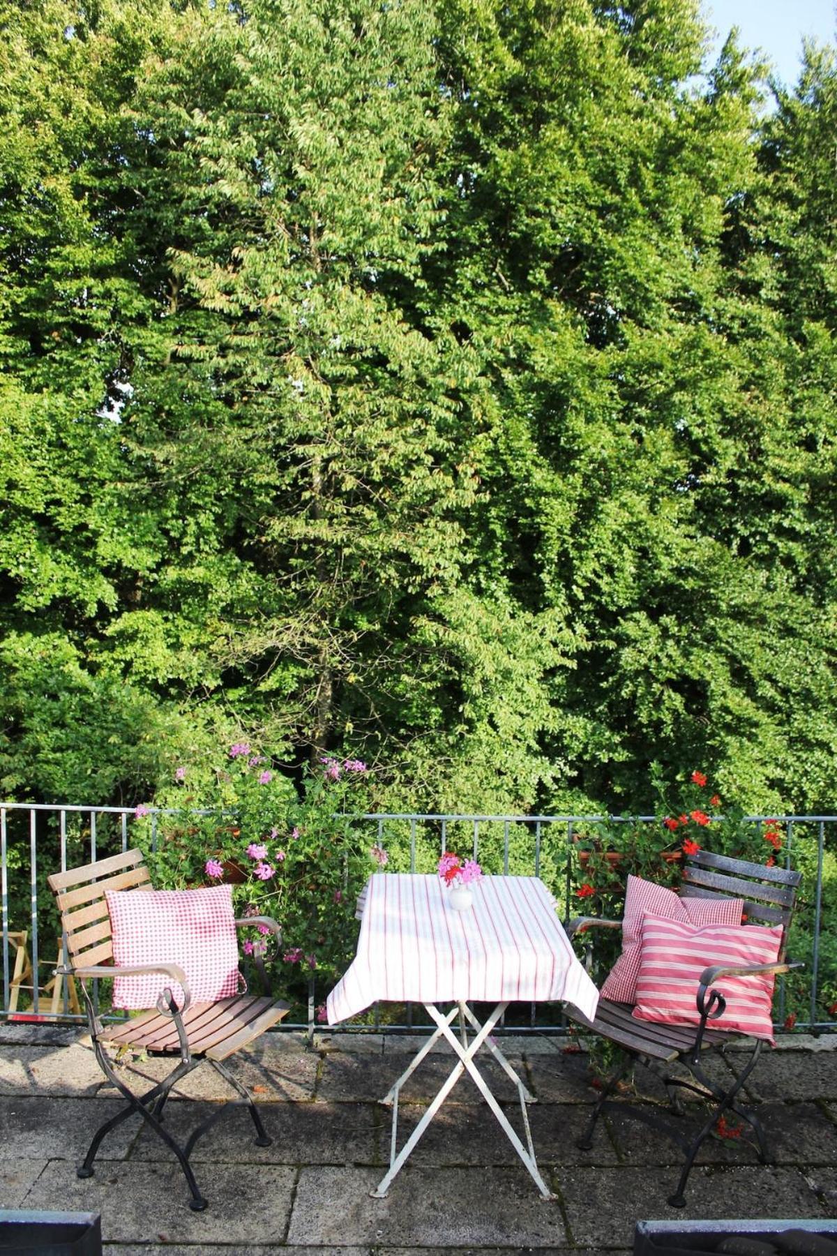 Grosse Mit Dachterrasse In *